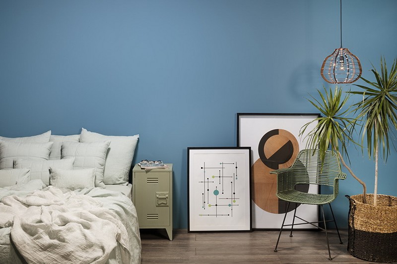 מיטה קיר כחול